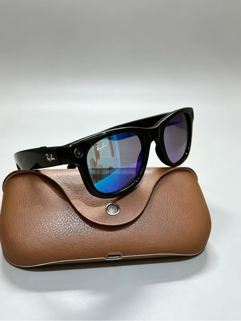 Ray-Ban Black Sunglasses Meta AI with Blue-Violet Mirrored Lenses